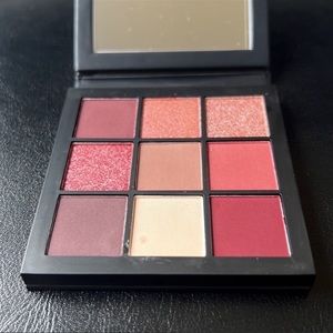 NWT HUDA BEAUTY- Mauve Obsessions Palette